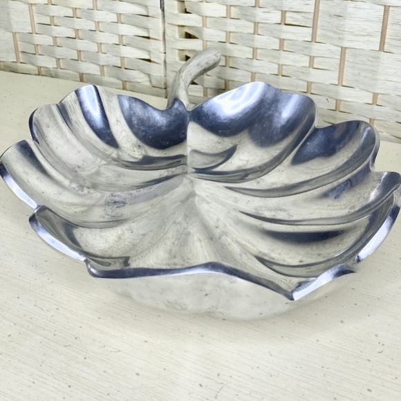 Vintage 90s Cast Aluminum 15" Leaf Bowl By Ihi India - Picture 3 of 7